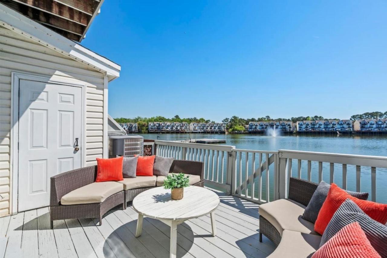 ☆Live On The Water! Lake Palmetto Palm W/ Patio - 10Min To Downtown & Beaches☆ Charleston Ngoại thất bức ảnh