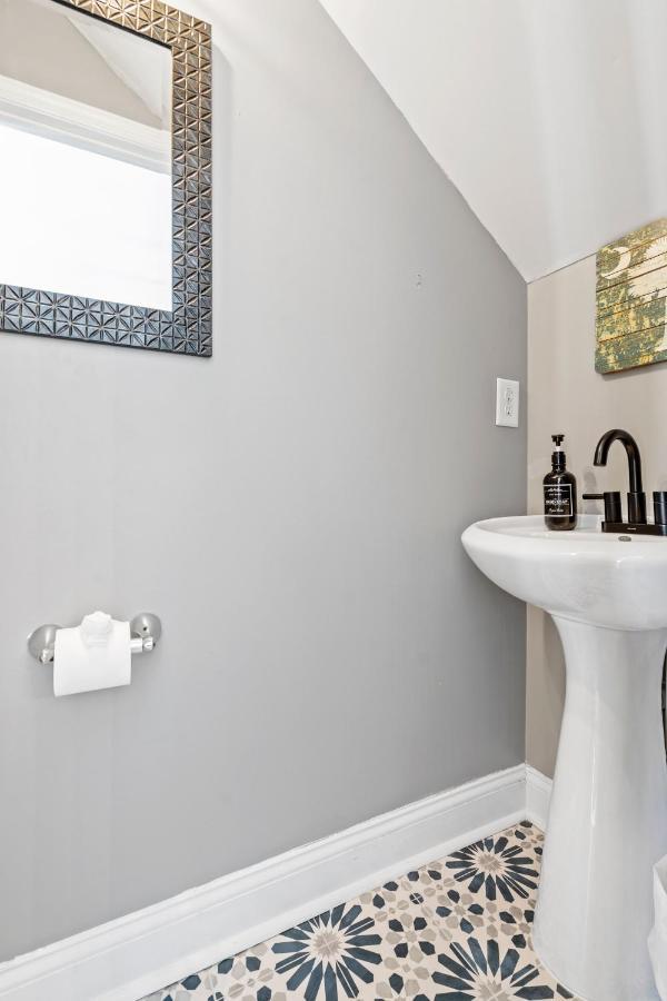 ☆Live On The Water! Lake Palmetto Palm W/ Patio - 10Min To Downtown & Beaches☆ Charleston Ngoại thất bức ảnh