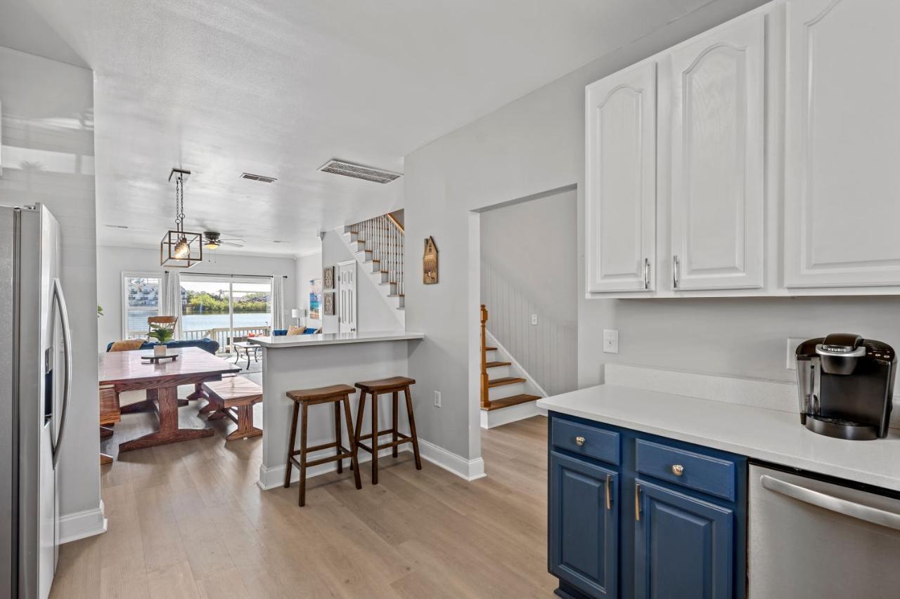 ☆Live On The Water! Lake Palmetto Palm W/ Patio - 10Min To Downtown & Beaches☆ Charleston Ngoại thất bức ảnh
