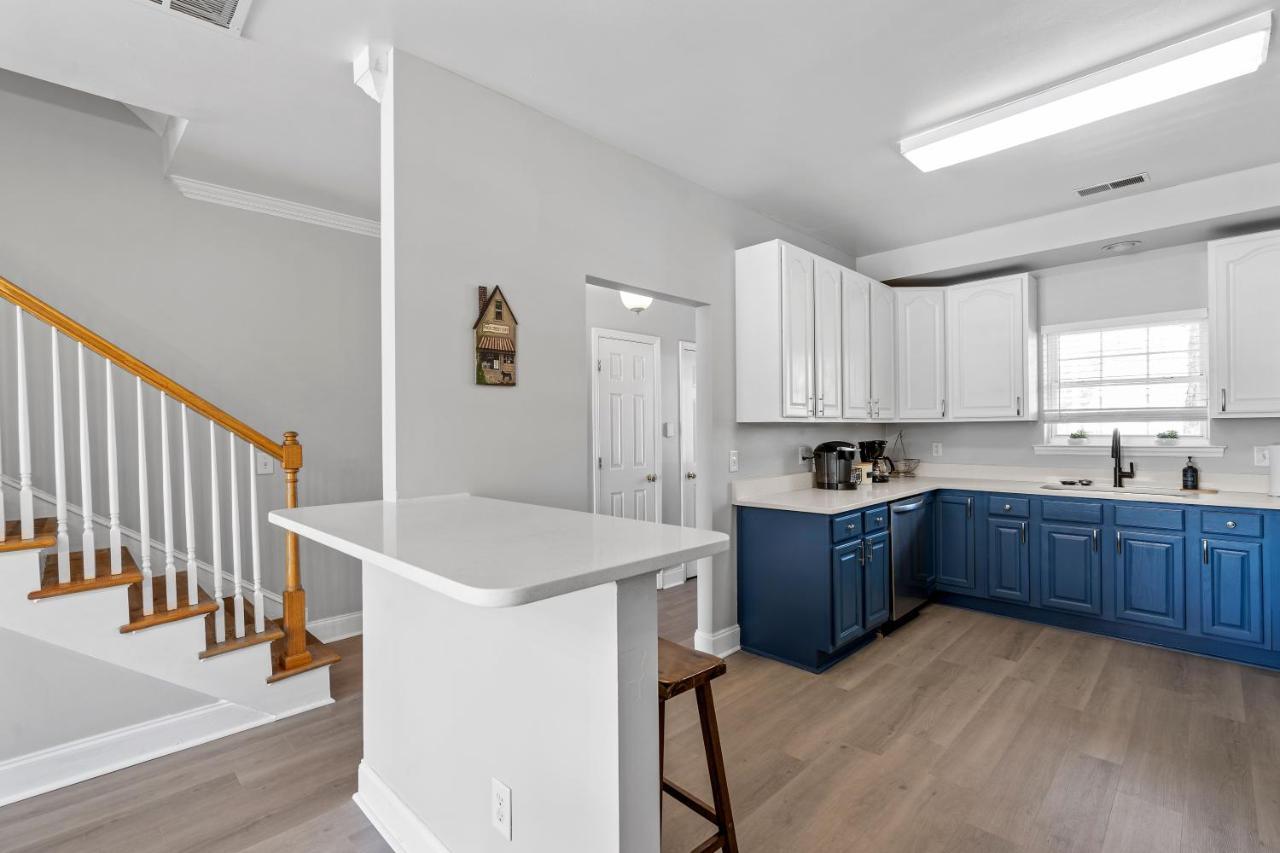 ☆Live On The Water! Lake Palmetto Palm W/ Patio - 10Min To Downtown & Beaches☆ Charleston Ngoại thất bức ảnh