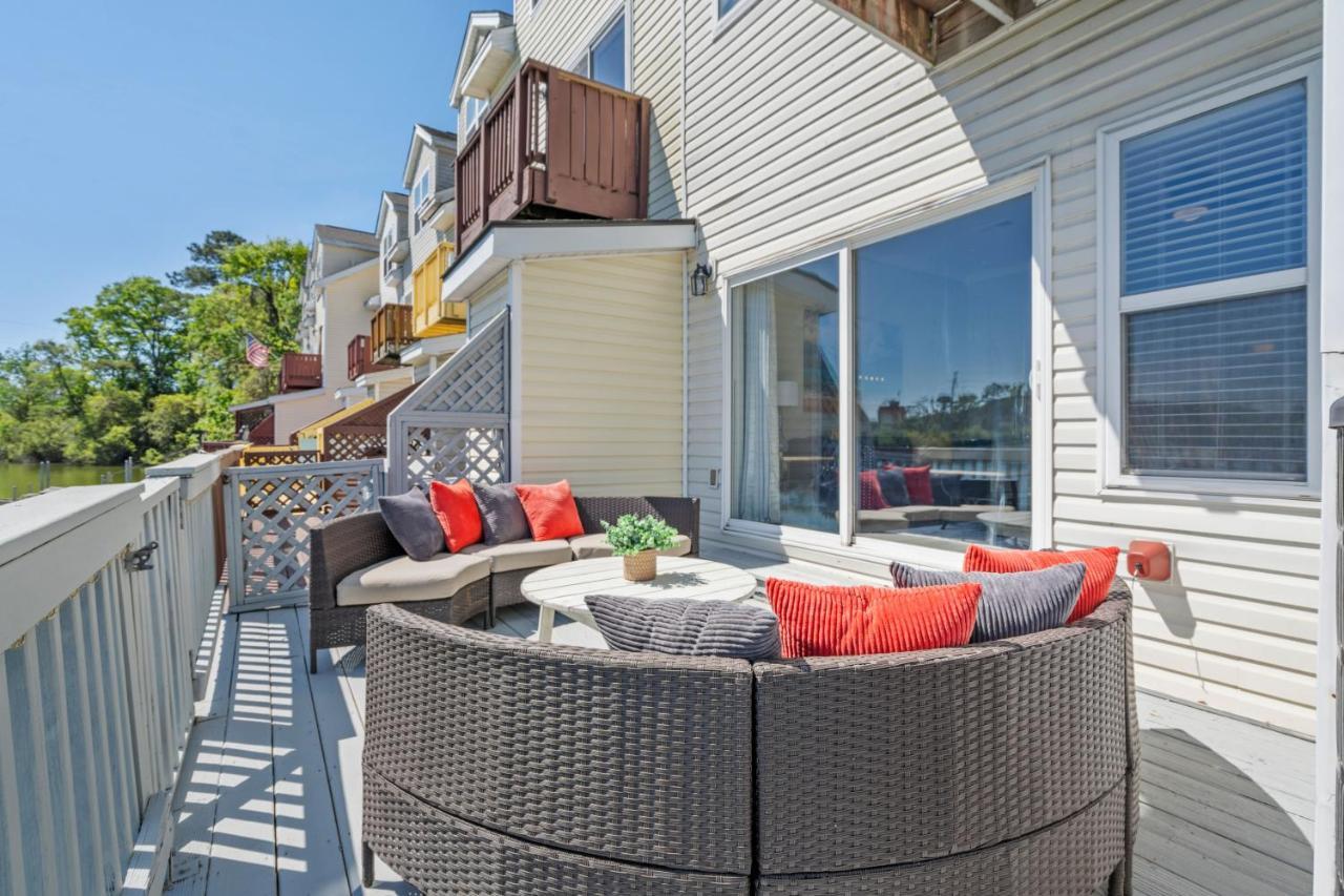 ☆Live On The Water! Lake Palmetto Palm W/ Patio - 10Min To Downtown & Beaches☆ Charleston Ngoại thất bức ảnh