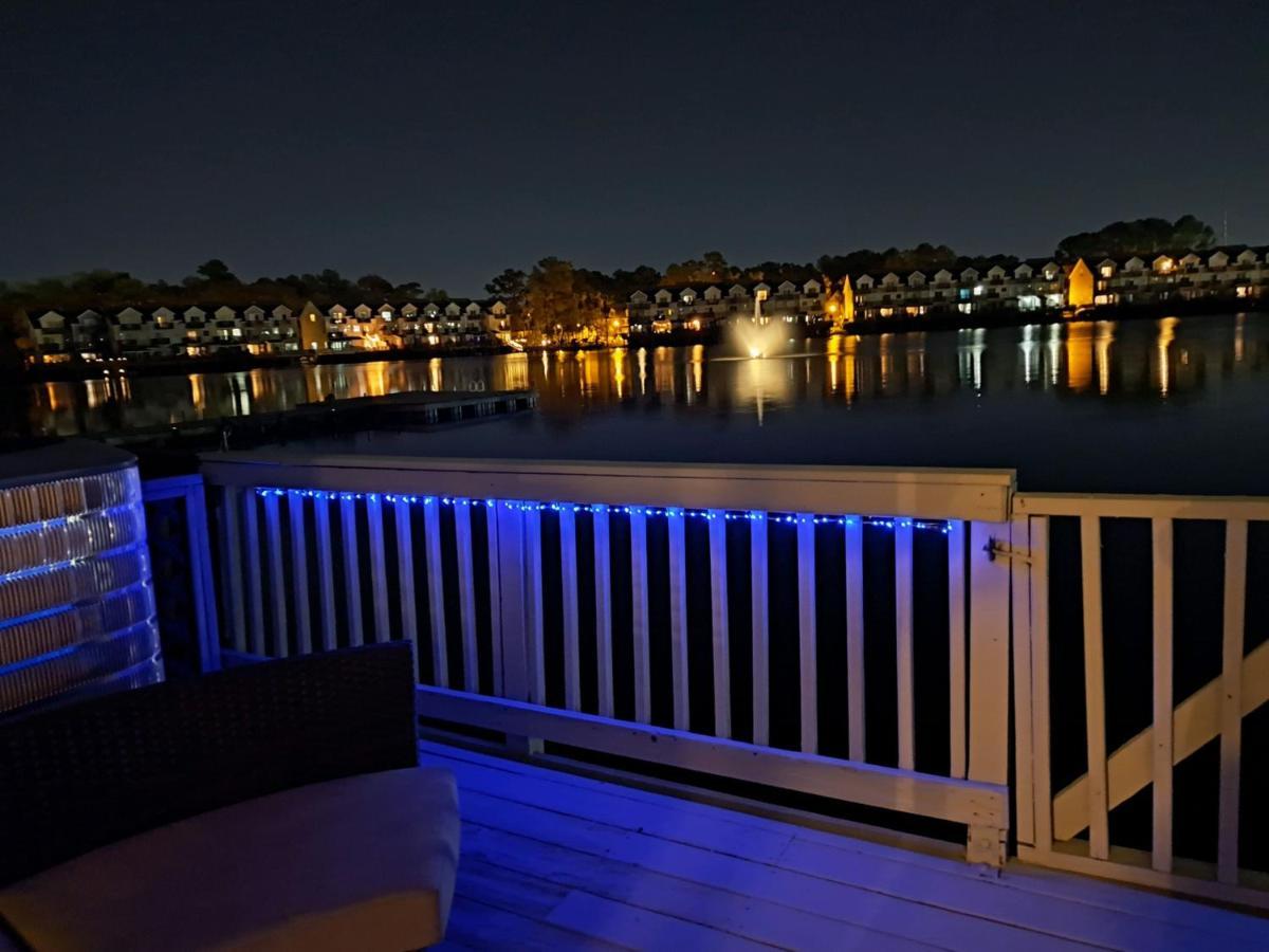 ☆Live On The Water! Lake Palmetto Palm W/ Patio - 10Min To Downtown & Beaches☆ Charleston Ngoại thất bức ảnh