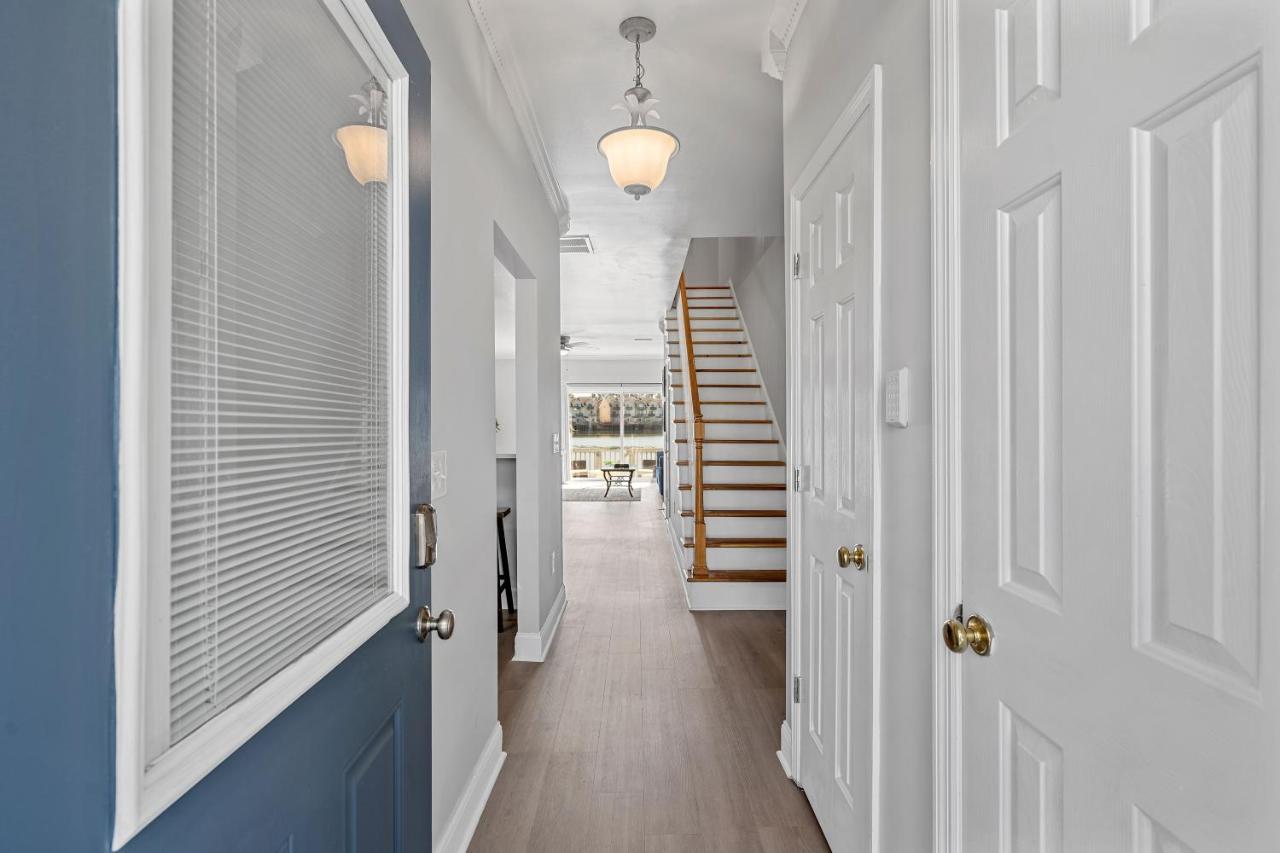 ☆Live On The Water! Lake Palmetto Palm W/ Patio - 10Min To Downtown & Beaches☆ Charleston Ngoại thất bức ảnh