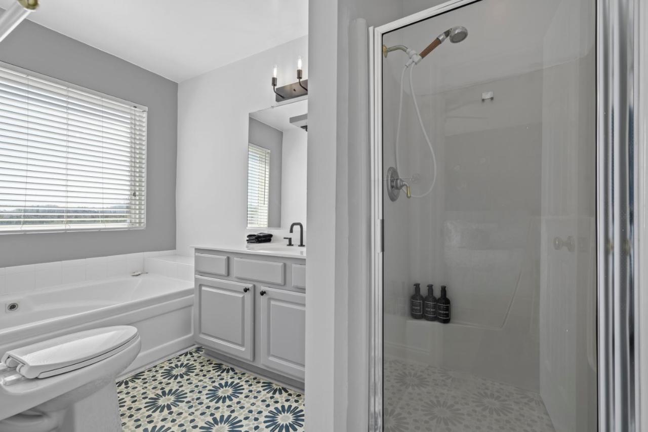 ☆Live On The Water! Lake Palmetto Palm W/ Patio - 10Min To Downtown & Beaches☆ Charleston Ngoại thất bức ảnh