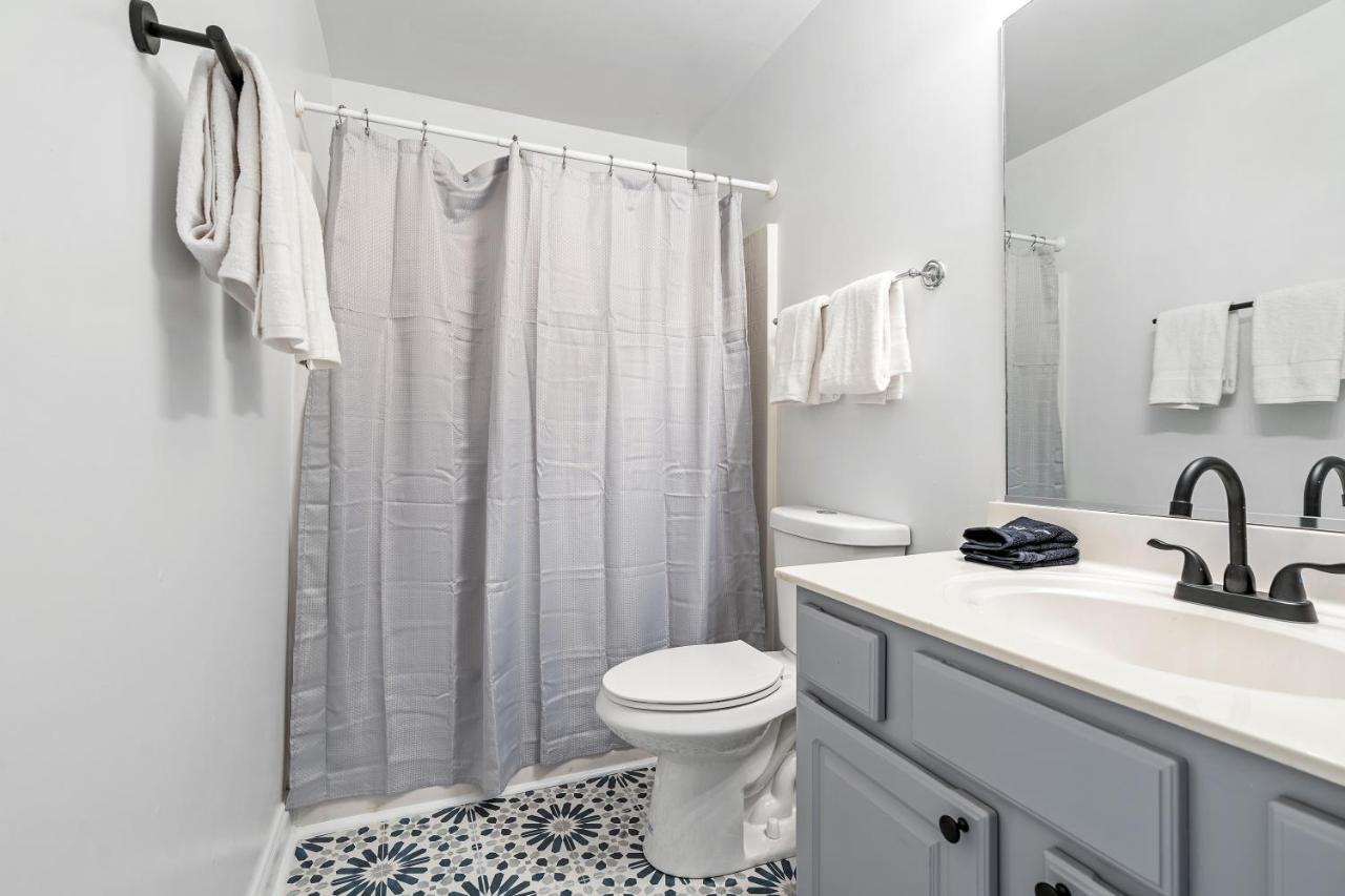 ☆Live On The Water! Lake Palmetto Palm W/ Patio - 10Min To Downtown & Beaches☆ Charleston Ngoại thất bức ảnh