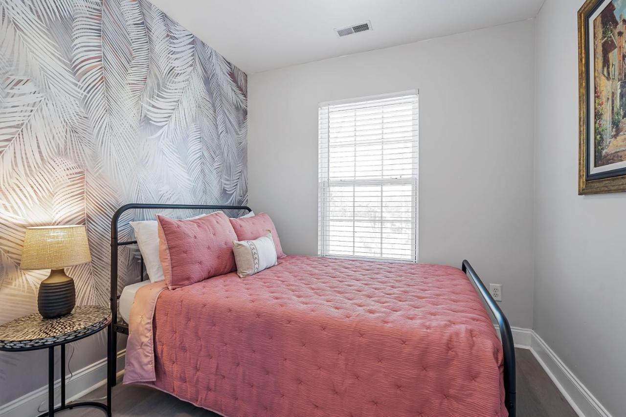 ☆Live On The Water! Lake Palmetto Palm W/ Patio - 10Min To Downtown & Beaches☆ Charleston Ngoại thất bức ảnh
